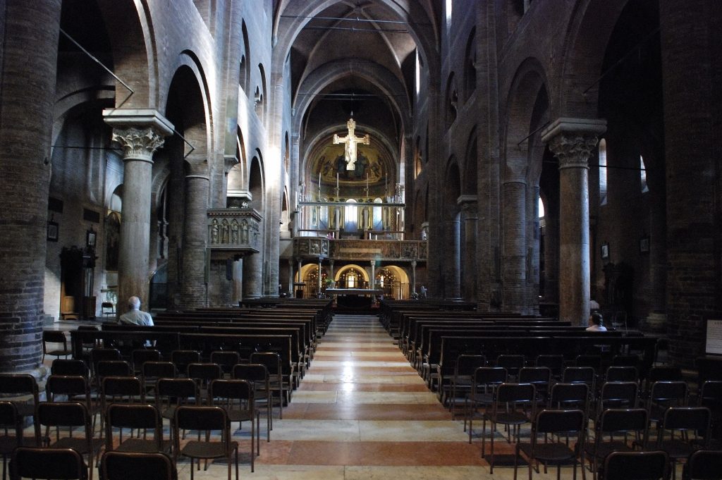 interno del Duomo di Modena