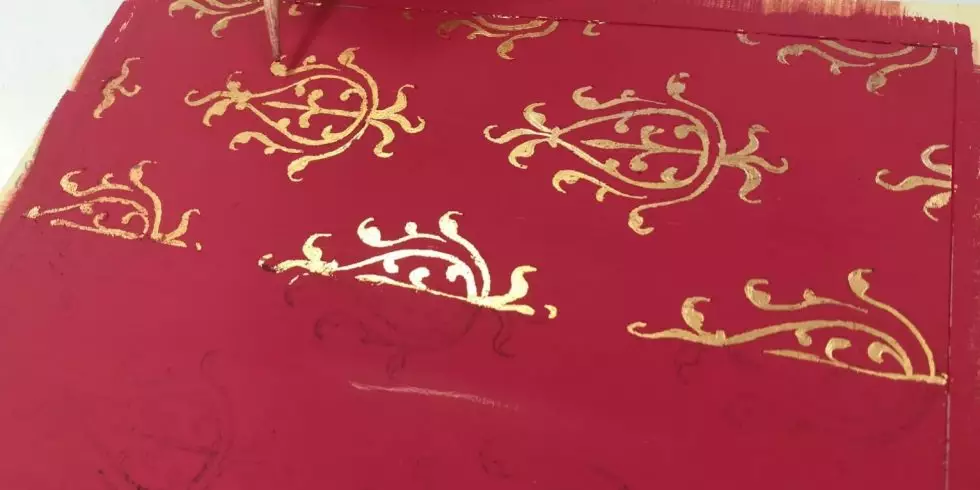 La doratura a sgraffito